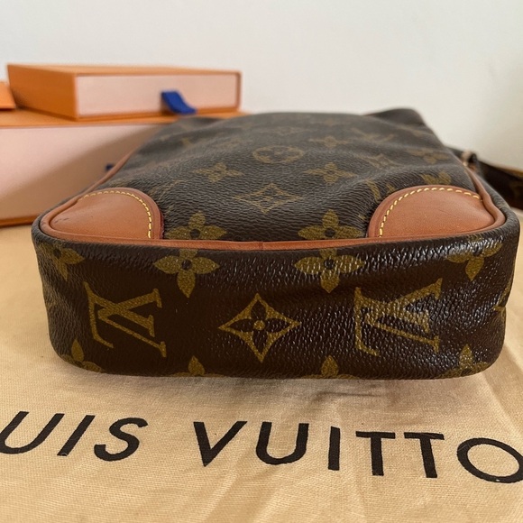 Louis Vuitton Danube Crossbody PM Unisex EUC Circa 1989 - Picture 6 of 17